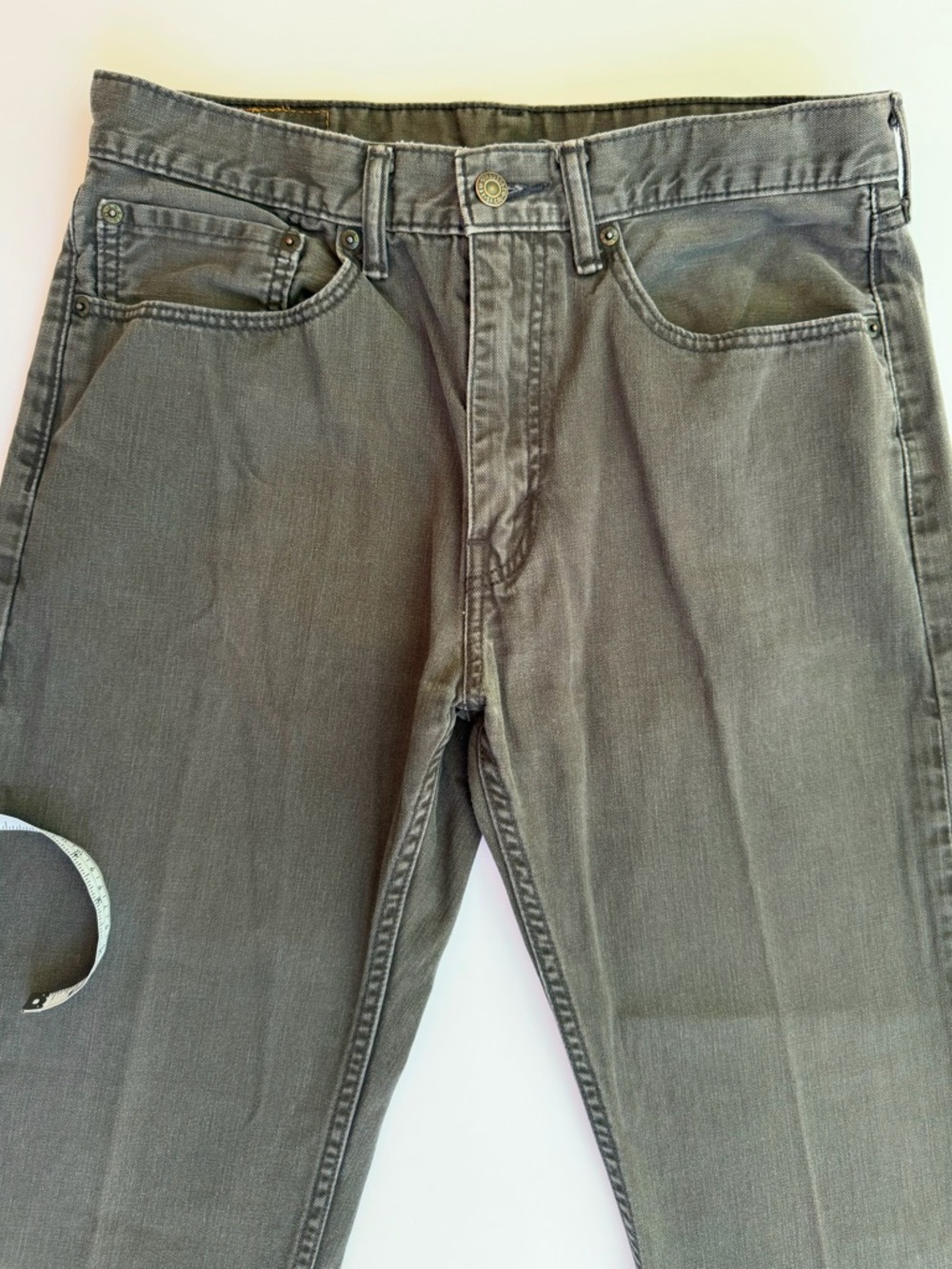 Men’s Vintage Levi’s 505 White Tab Denim Jeans
Medium Gray Color Size 34x30​ - Picture 2 of 11
